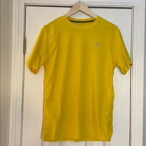Men’s yellow t-shirt